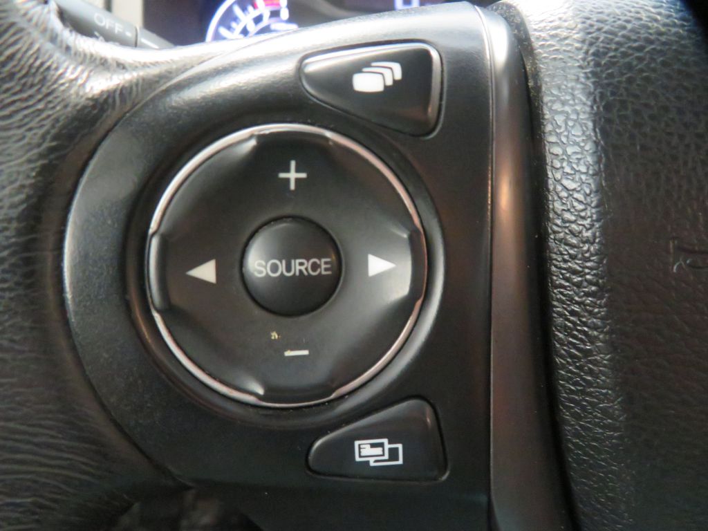 Photo 32 of this HONDA PILOT