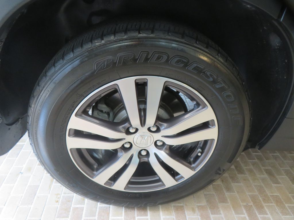 Photo 9 of this HONDA PILOT
