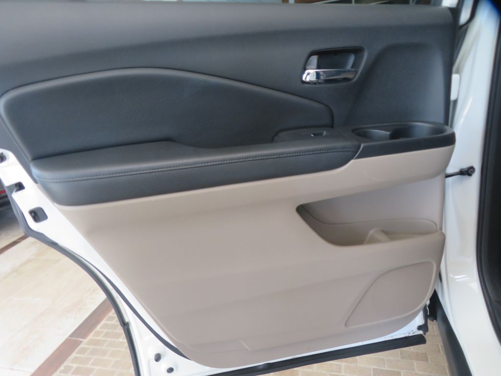 Photo 17 of this HONDA PILOT