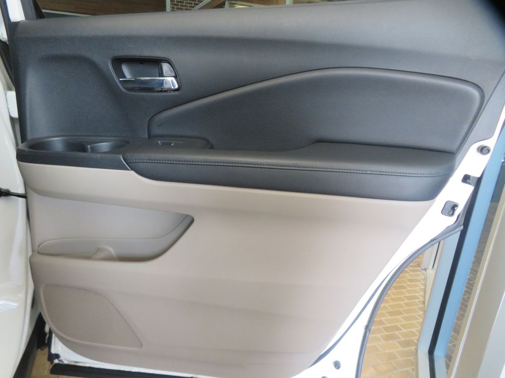 Photo 21 of this HONDA PILOT