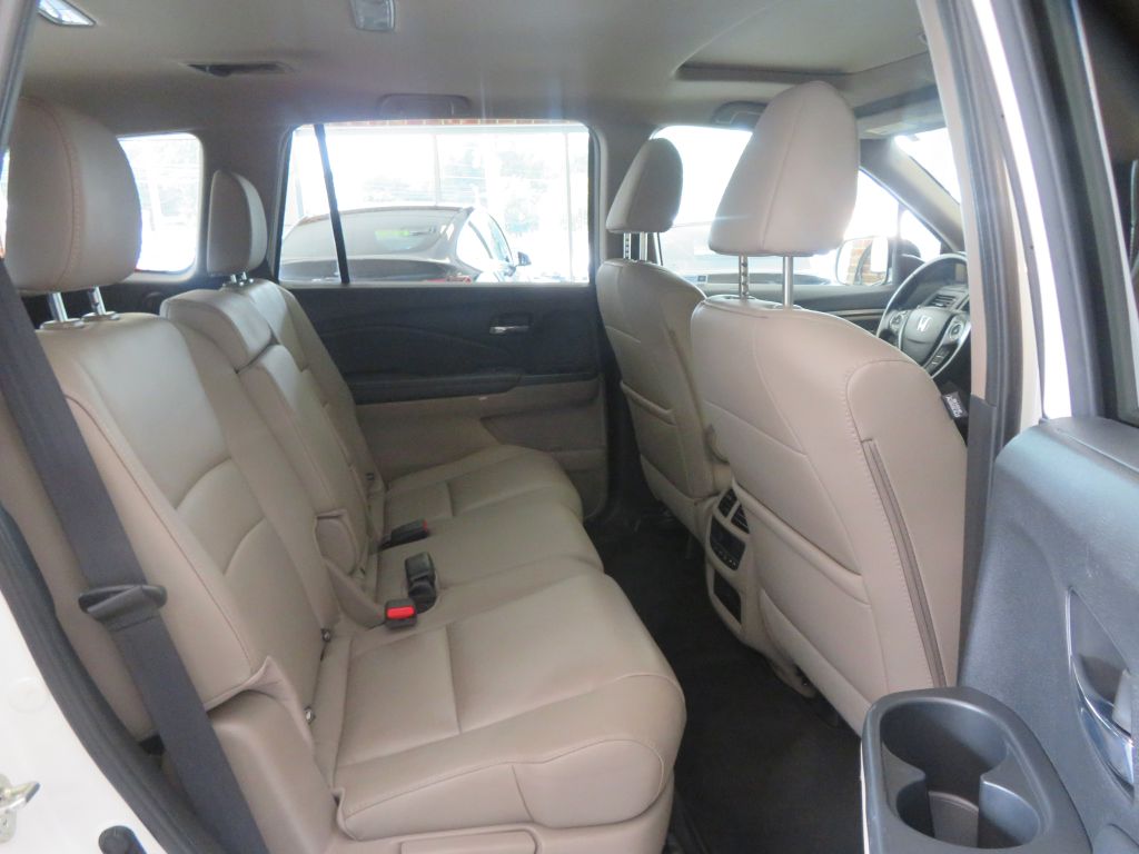 Photo 23 of this HONDA PILOT