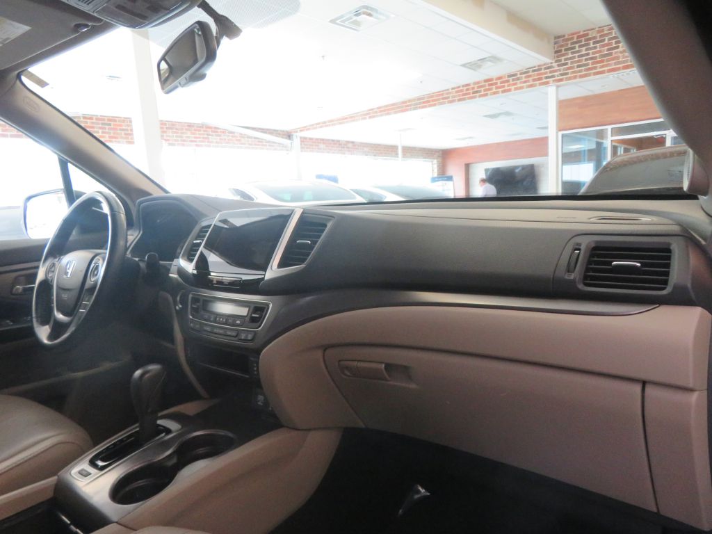 Photo 30 of this HONDA PILOT