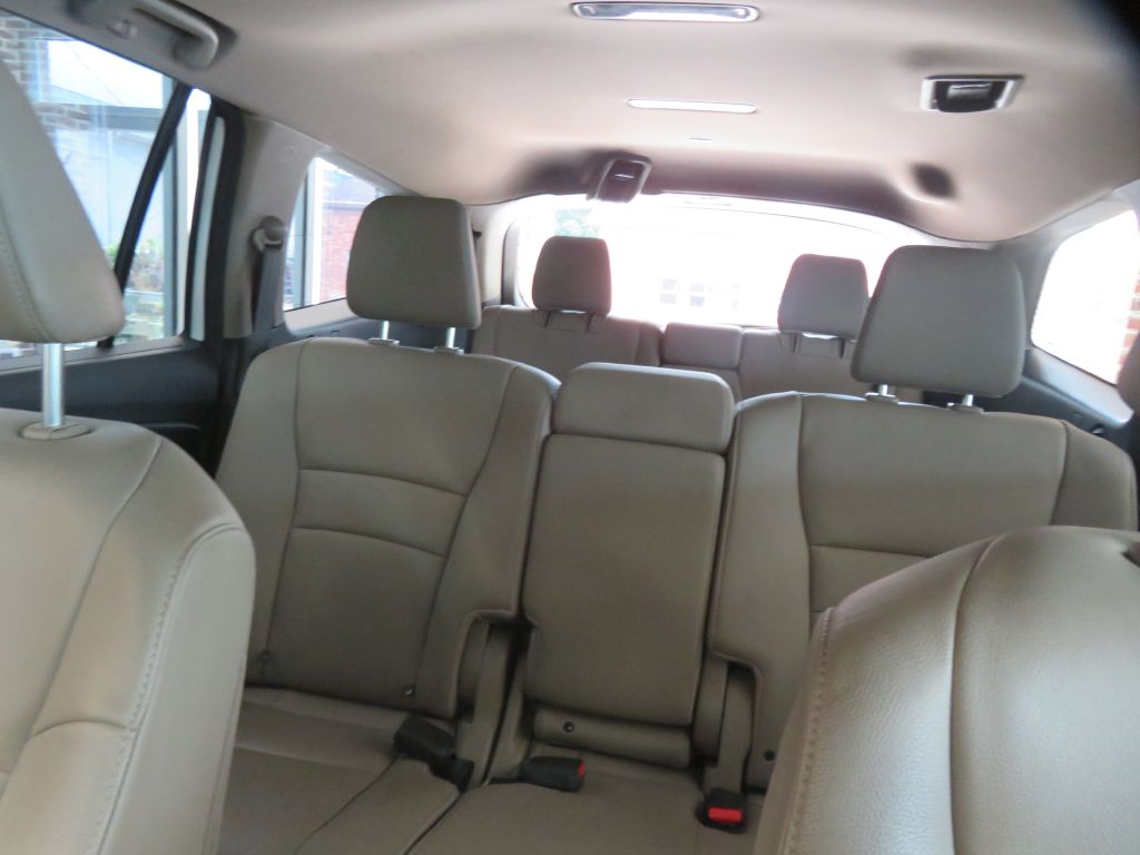 Photo 49 of this HONDA PILOT