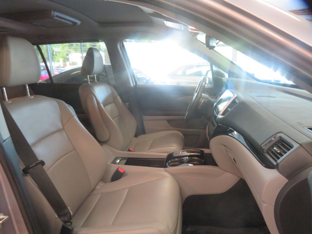 Photo 30 of this HONDA PILOT