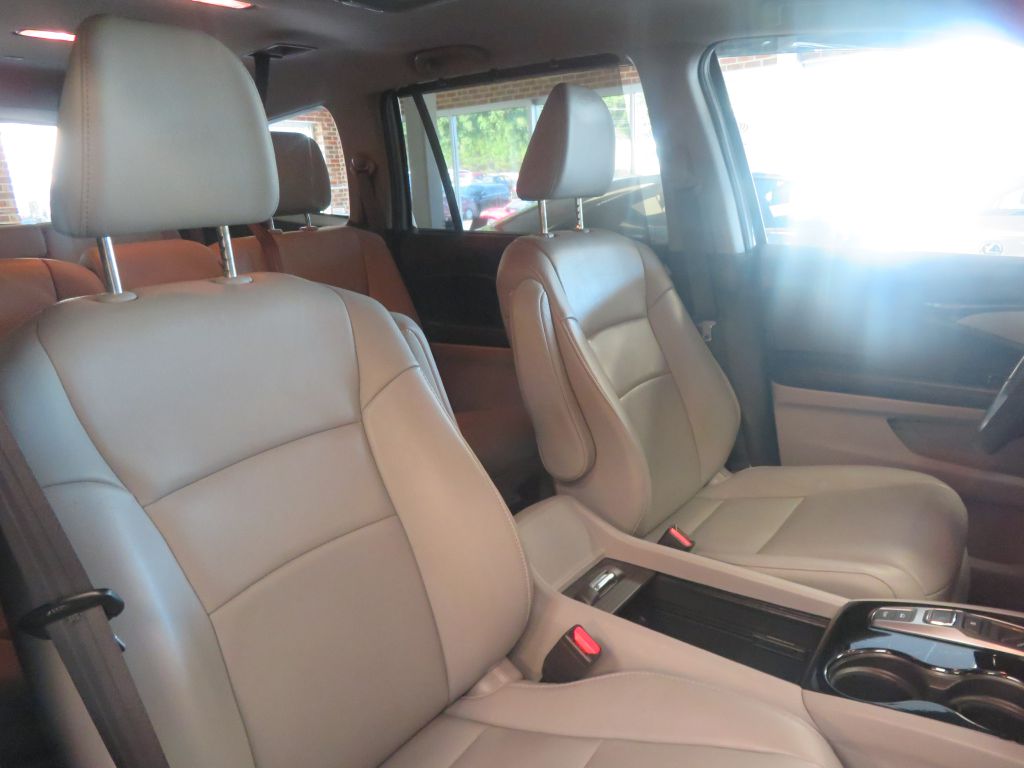 Photo 32 of this HONDA PILOT