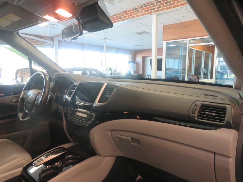 Photo 33 of this HONDA PILOT