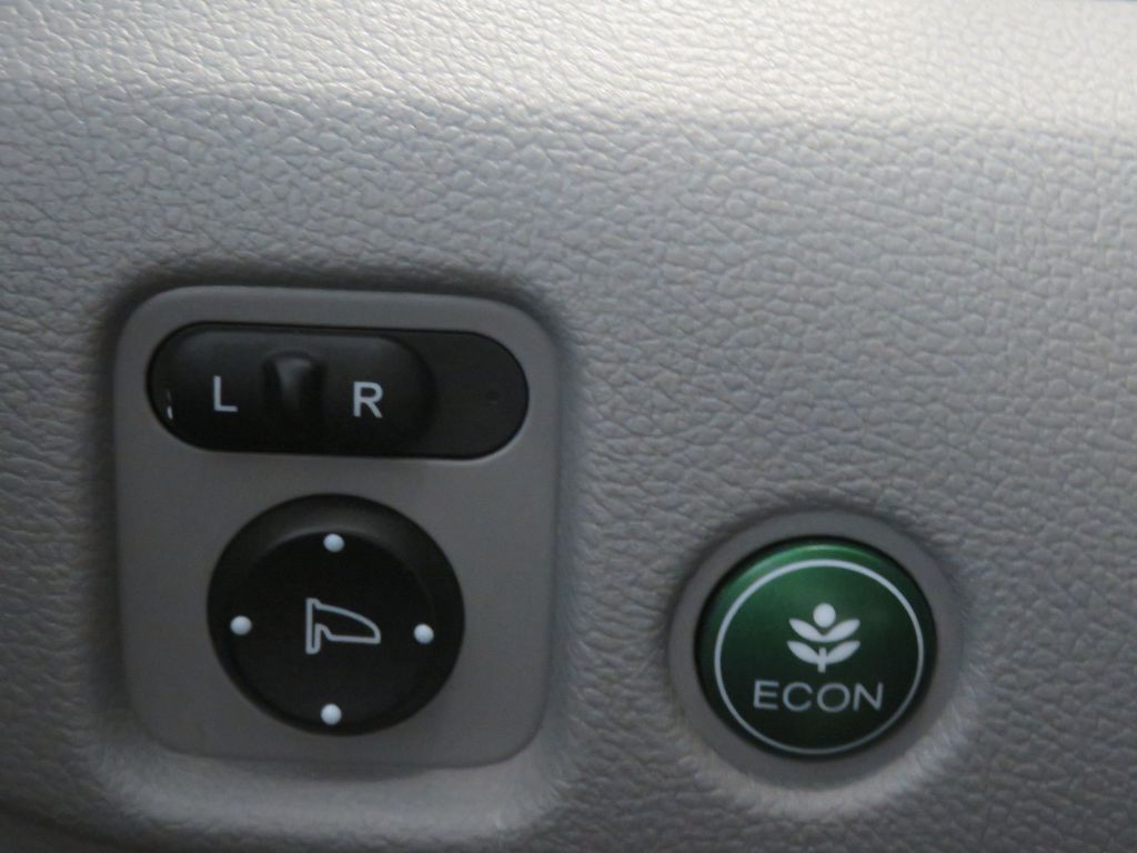 Photo 39 of this HONDA PILOT