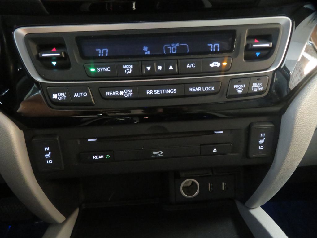 Photo 44 of this HONDA PILOT