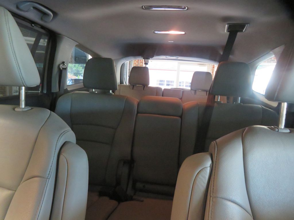 Photo 48 of this HONDA PILOT