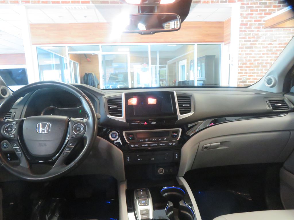 Photo 49 of this HONDA PILOT