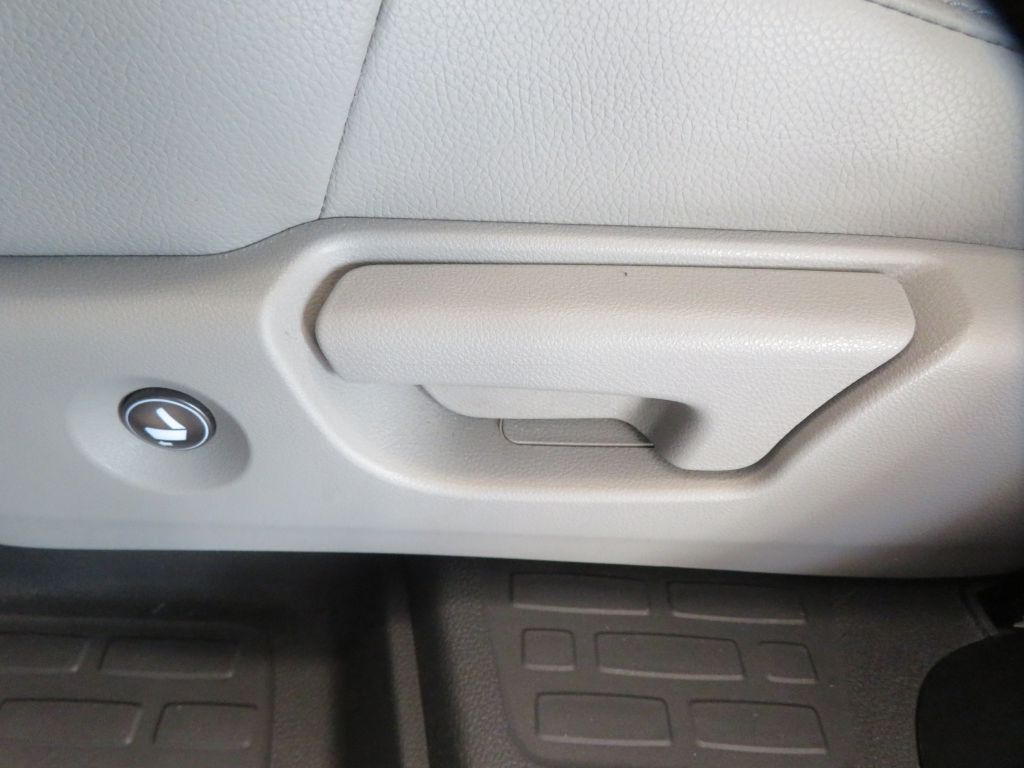 Photo 21 of this HONDA PILOT