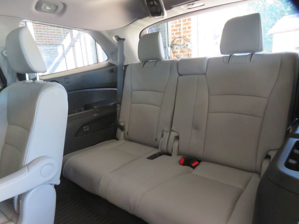 Photo 22 of this HONDA PILOT
