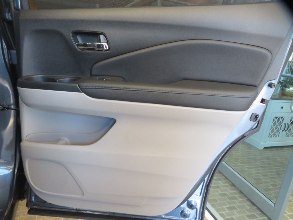 Photo 23 of this HONDA PILOT