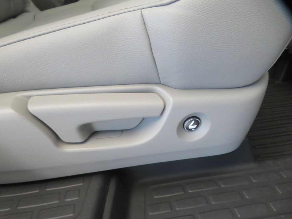 Photo 27 of this HONDA PILOT