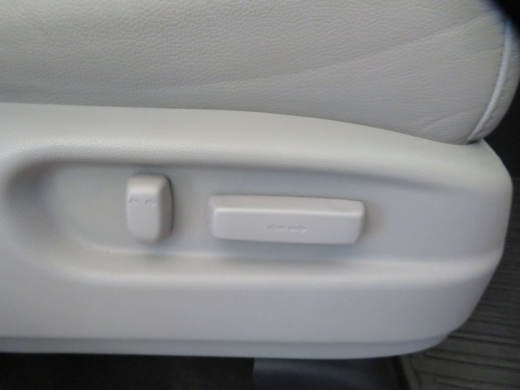 Photo 32 of this HONDA PILOT