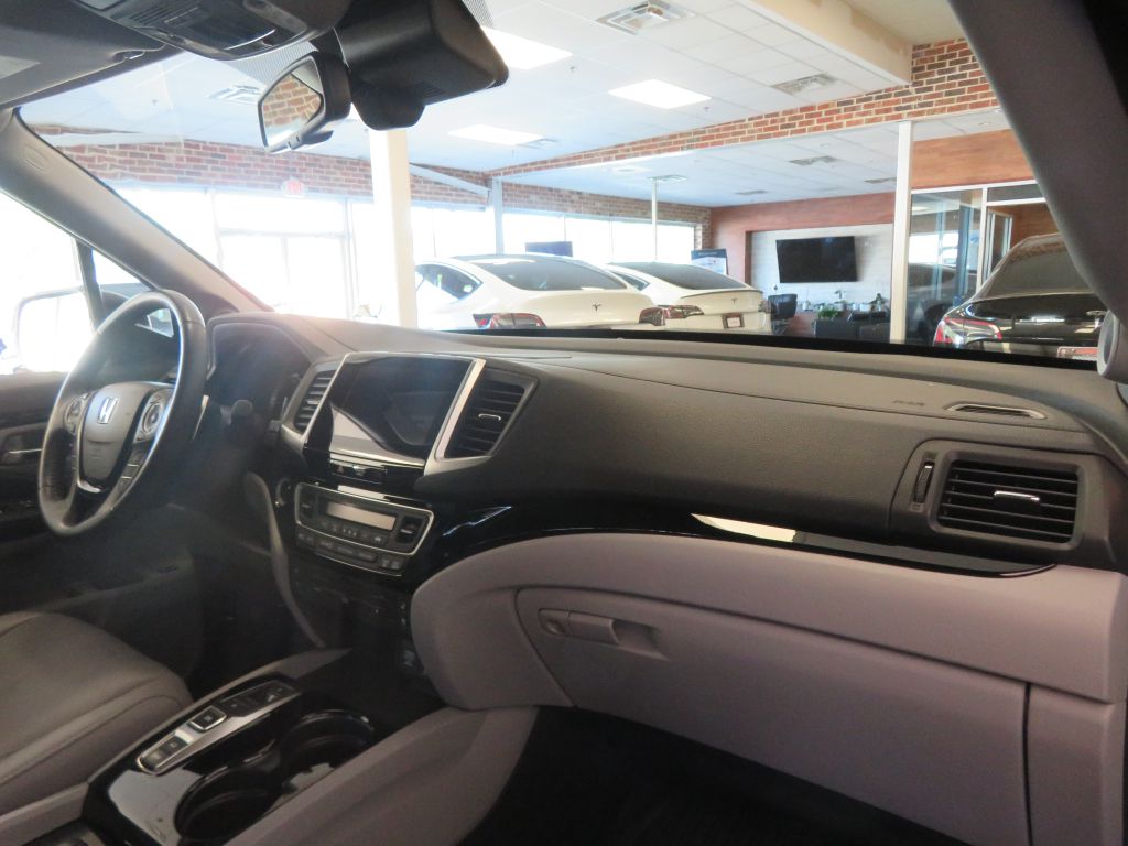 Photo 34 of this HONDA PILOT