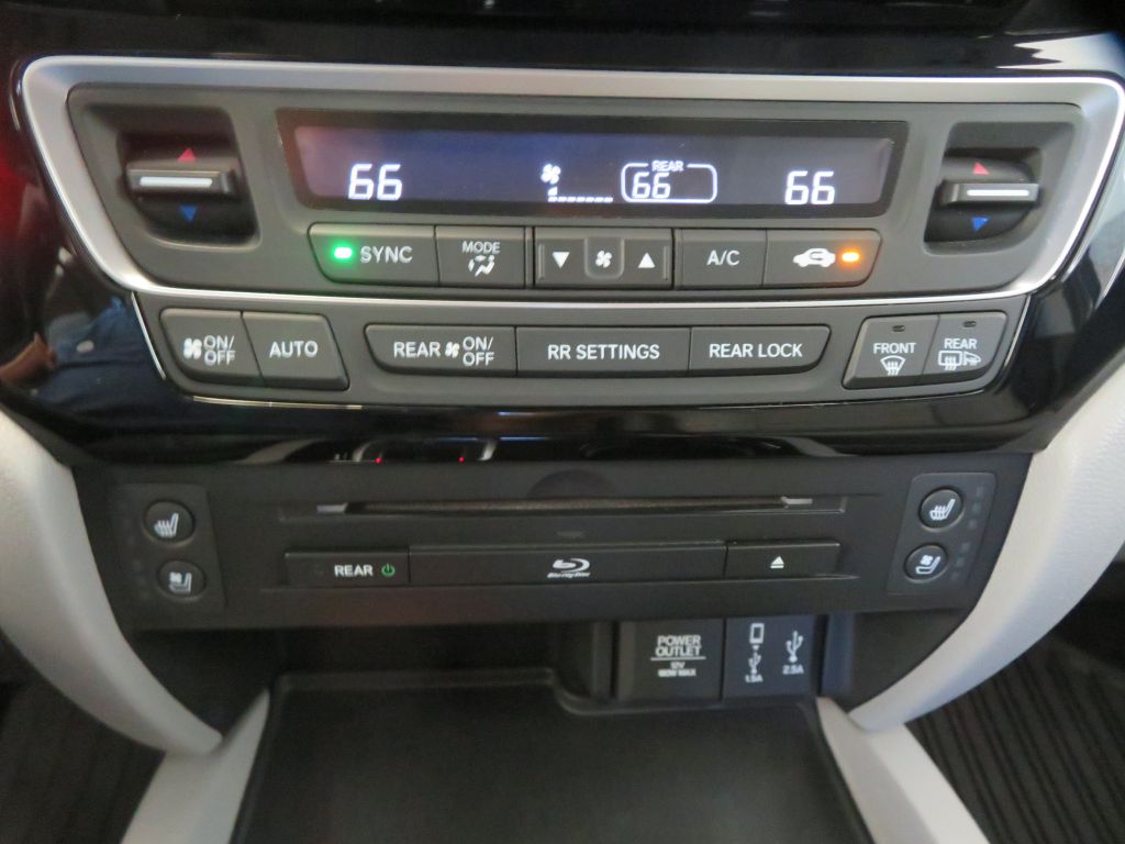 Photo 48 of this HONDA PILOT