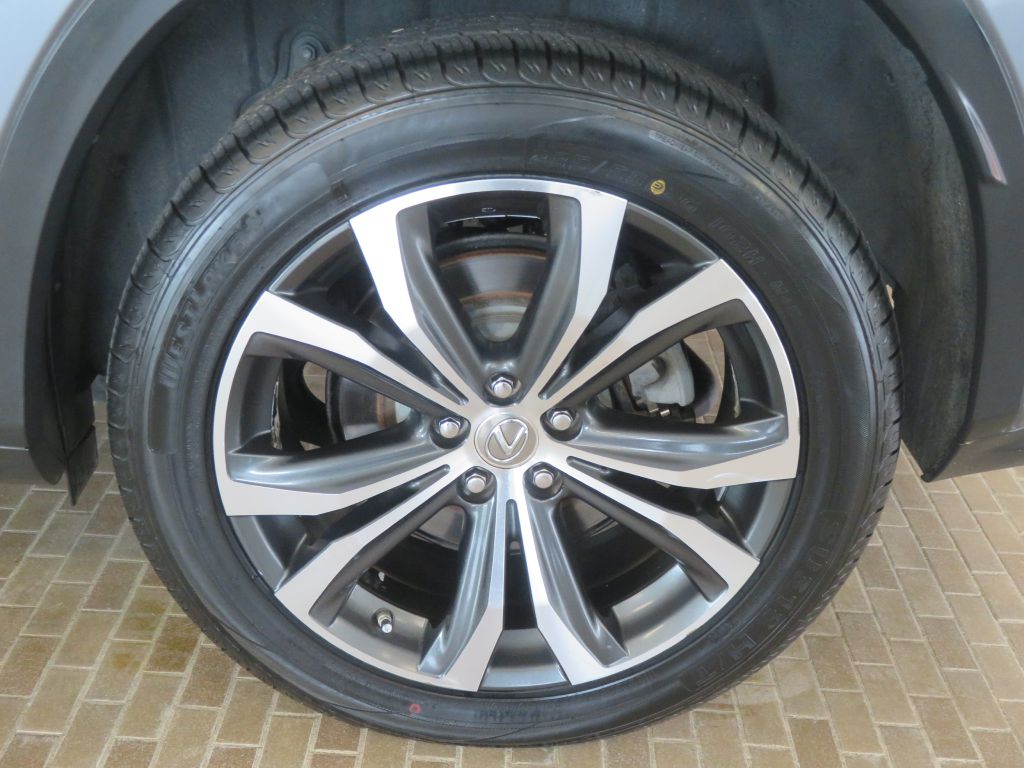 Photo 8 of this LEXUS RX
