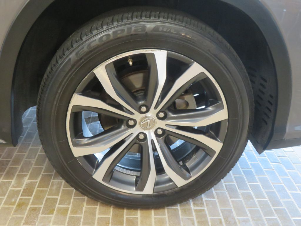 Photo 10 of this LEXUS RX