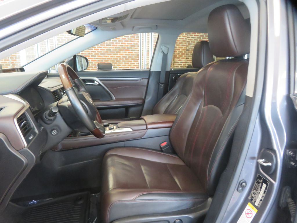 Photo 15 of this LEXUS RX