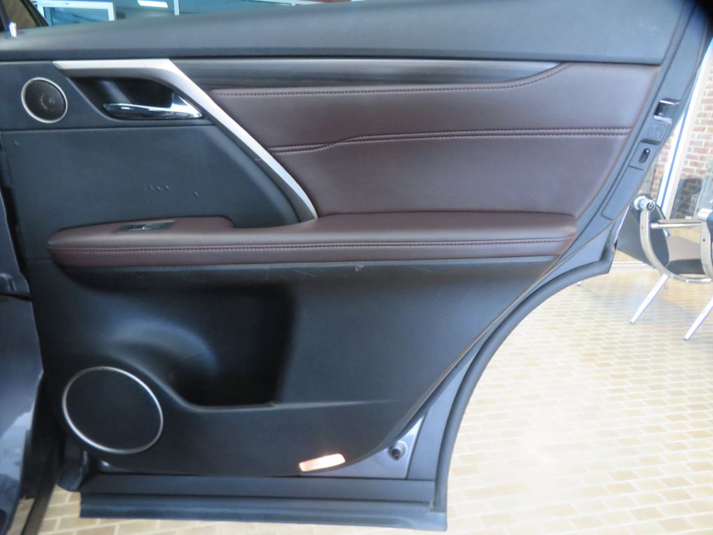 Photo 20 of this LEXUS RX