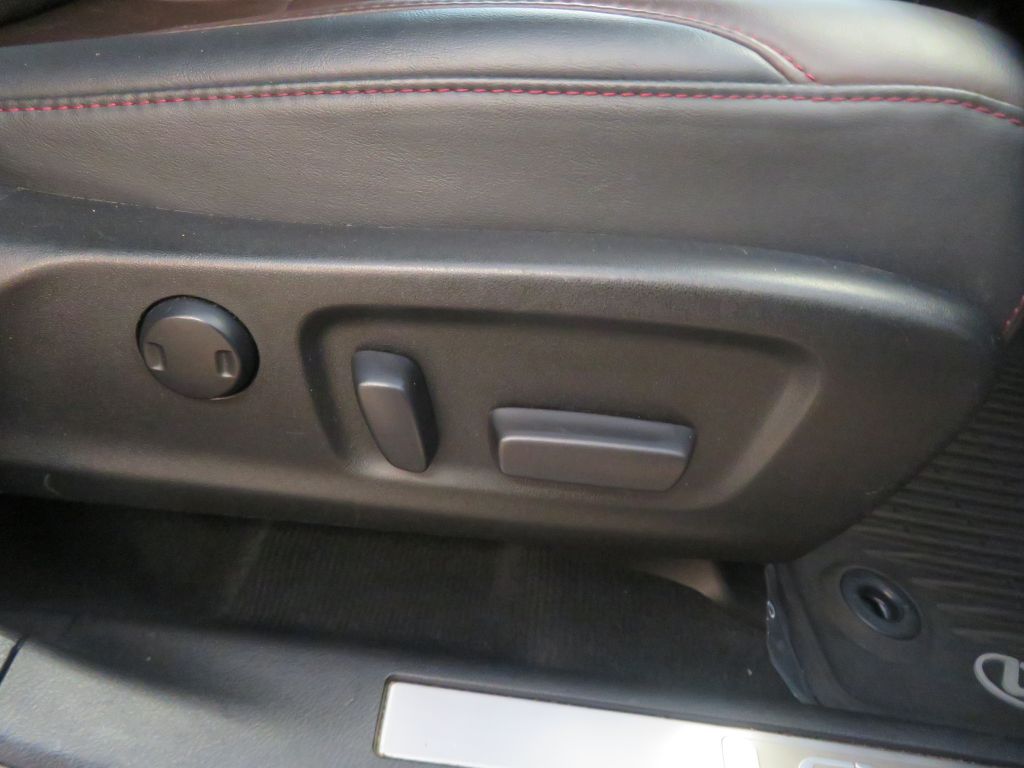 Photo 26 of this LEXUS RX