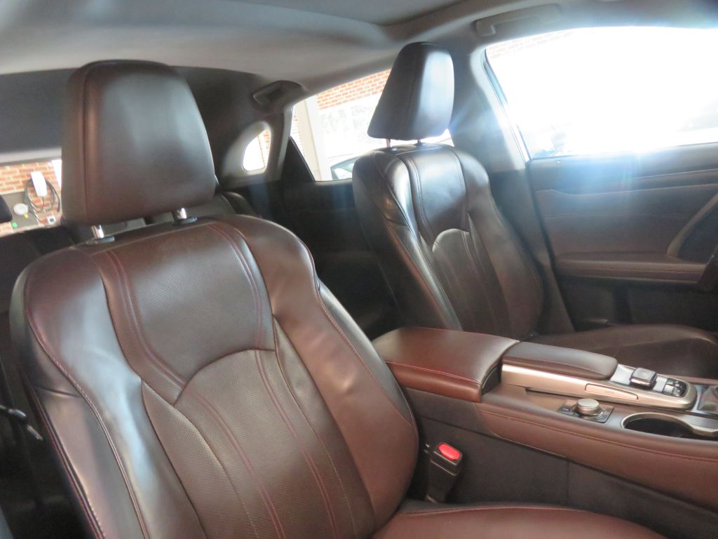 Photo 27 of this LEXUS RX