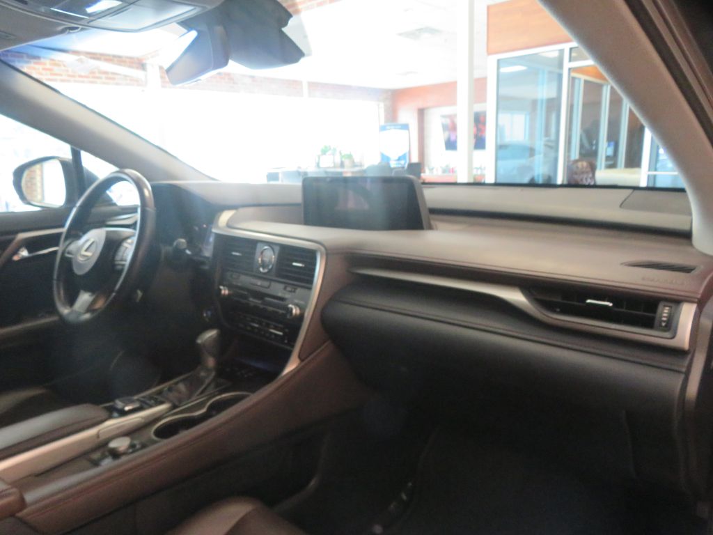Photo 28 of this LEXUS RX