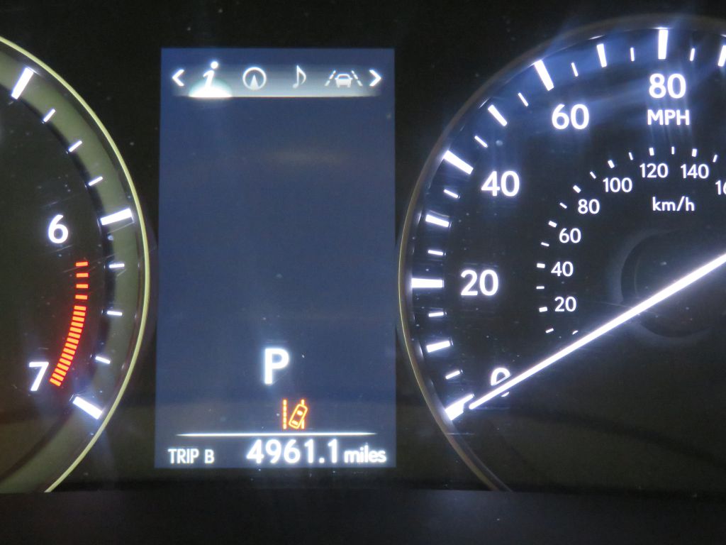 Photo 30 of this LEXUS RX