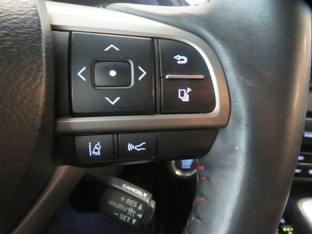 Photo 32 of this LEXUS RX