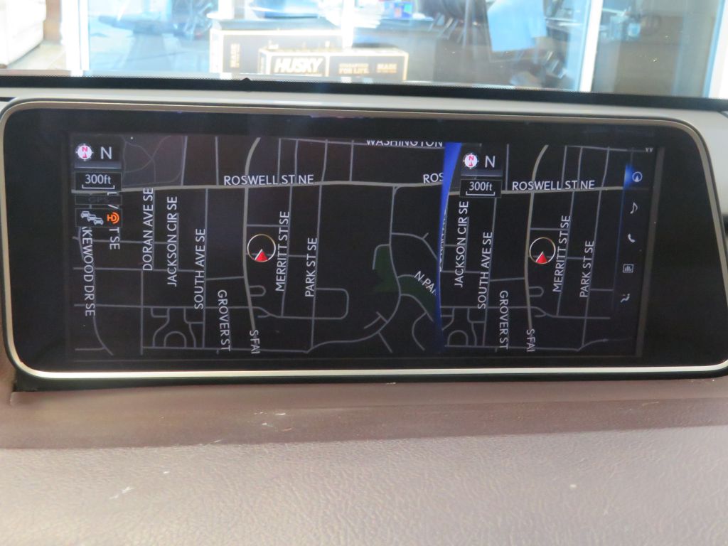 Photo 36 of this LEXUS RX