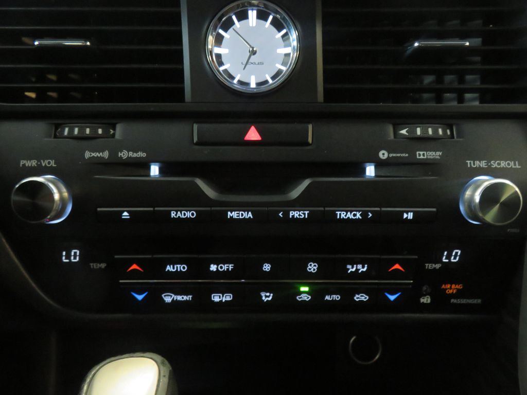 Photo 41 of this LEXUS RX