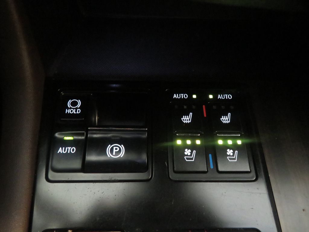 Photo 42 of this LEXUS RX