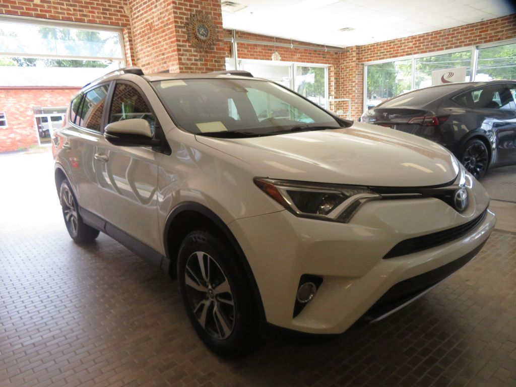 Photo 3 of this TOYOTA RAV4