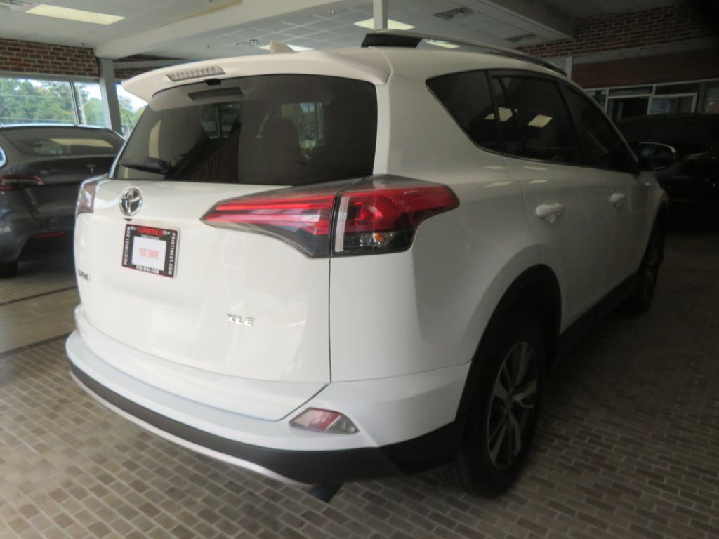 Photo 4 of this TOYOTA RAV4