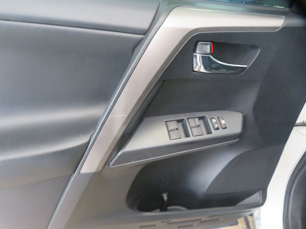 Photo 14 of this TOYOTA RAV4