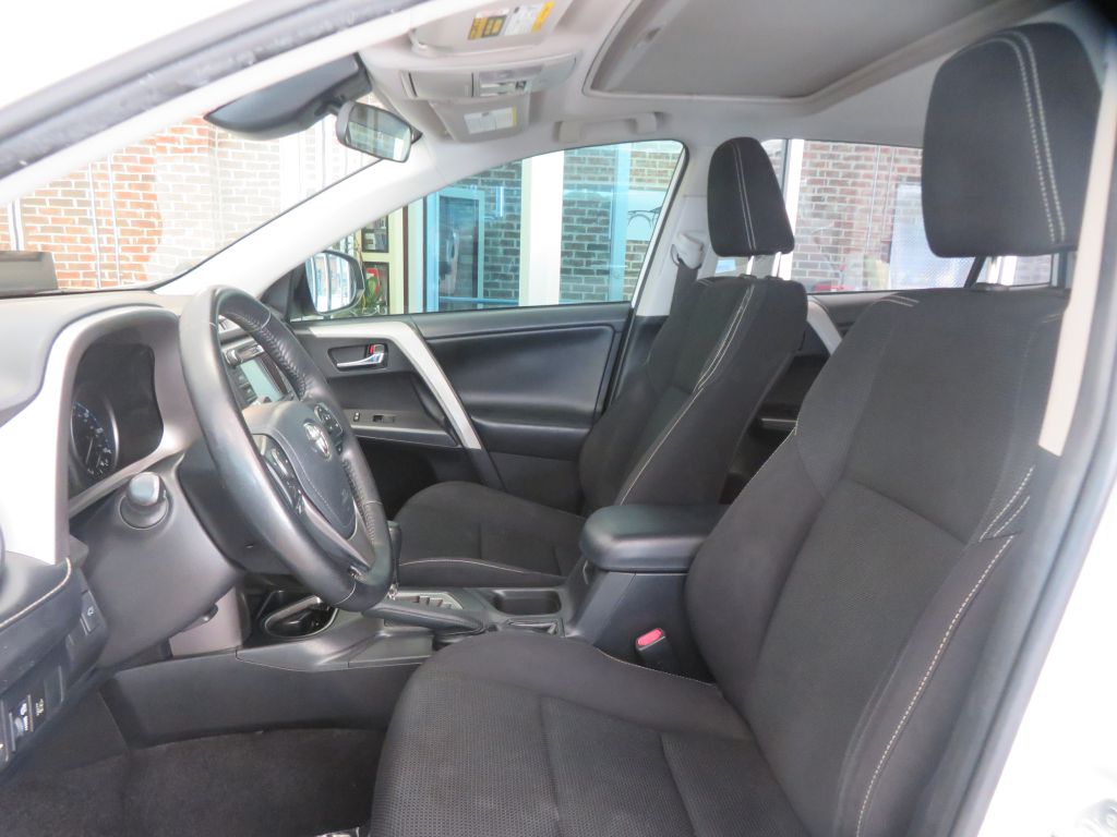 Photo 15 of this TOYOTA RAV4