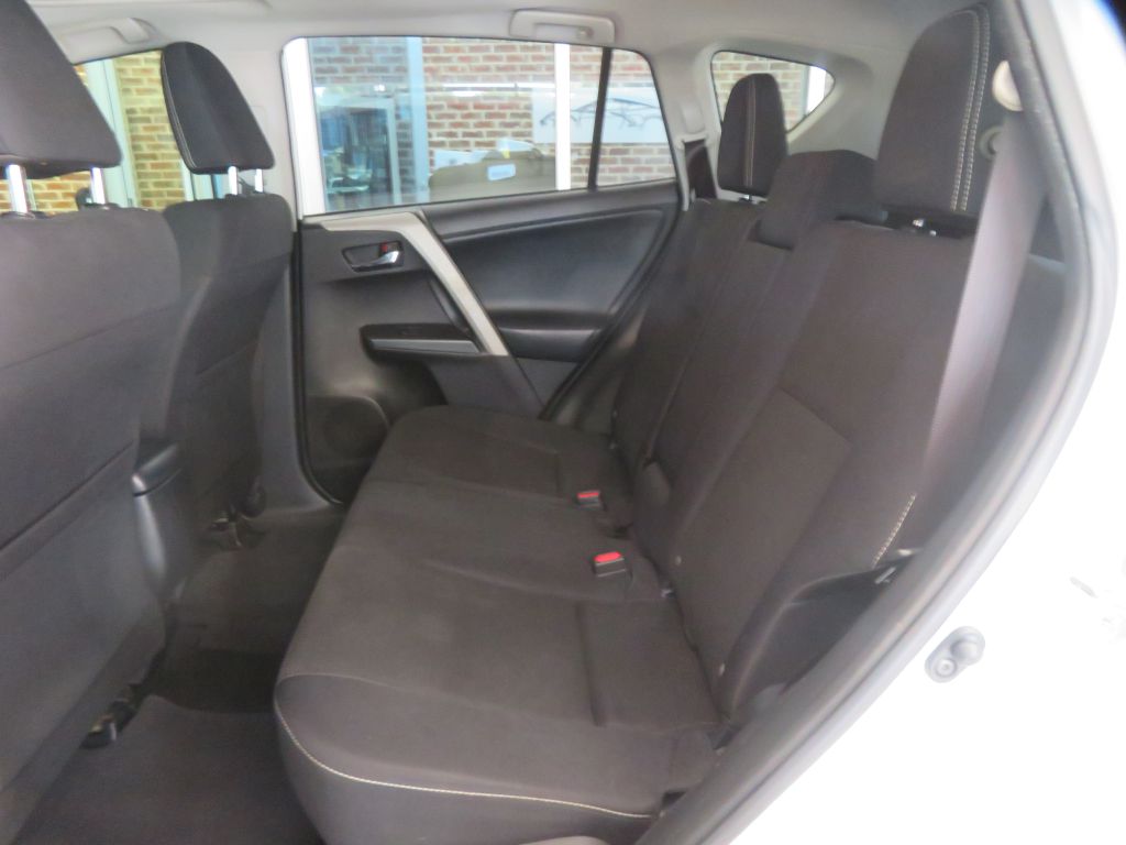 Photo 19 of this TOYOTA RAV4