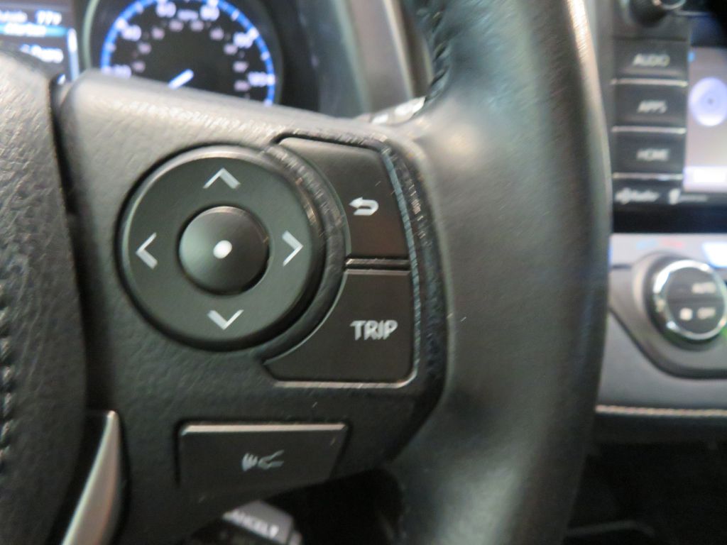 Photo 33 of this TOYOTA RAV4