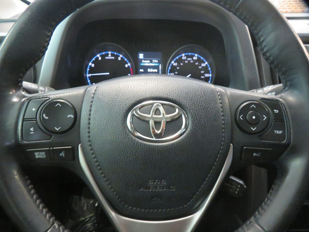 Photo 34 of this TOYOTA RAV4
