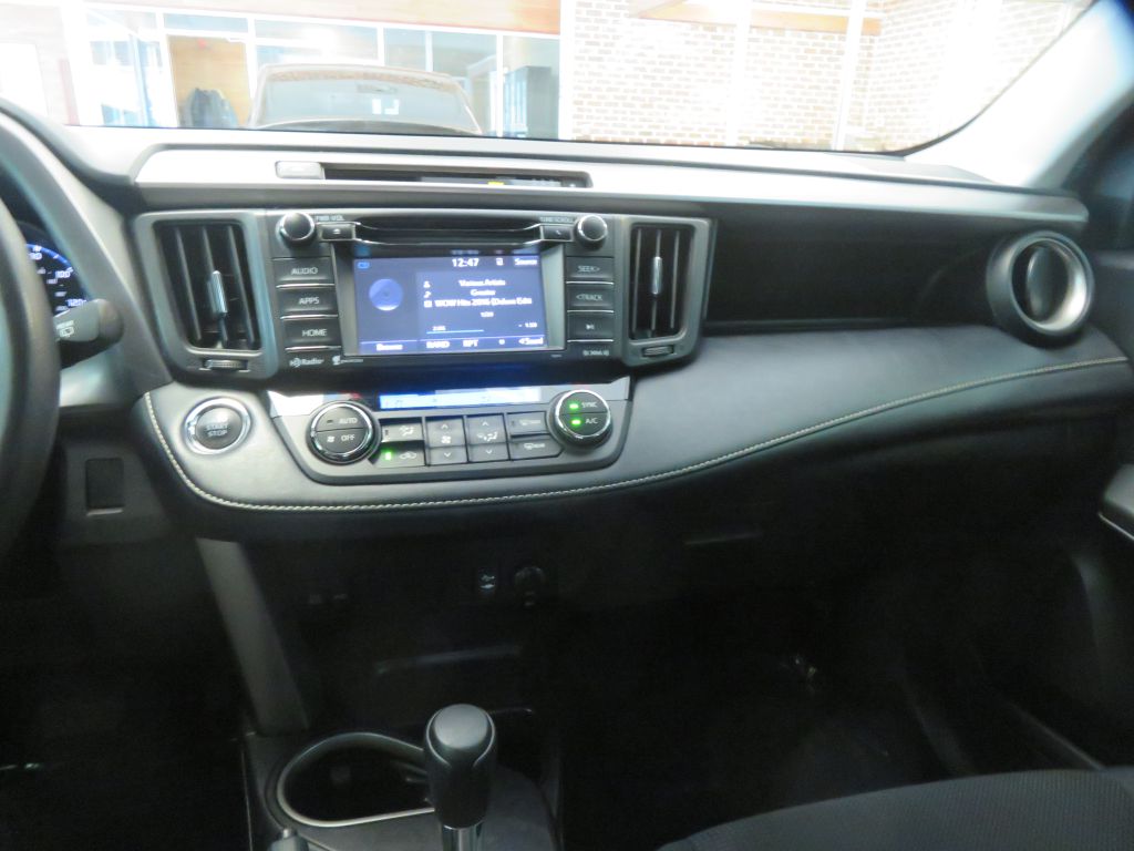 Photo 37 of this TOYOTA RAV4