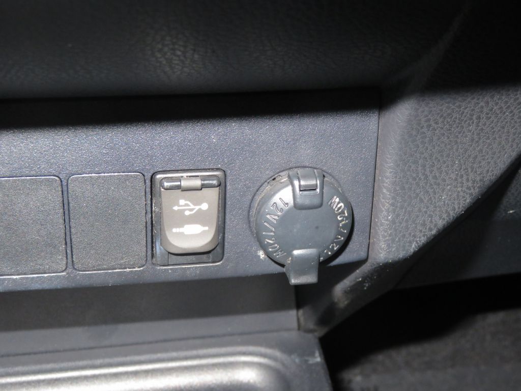 Photo 43 of this TOYOTA RAV4
