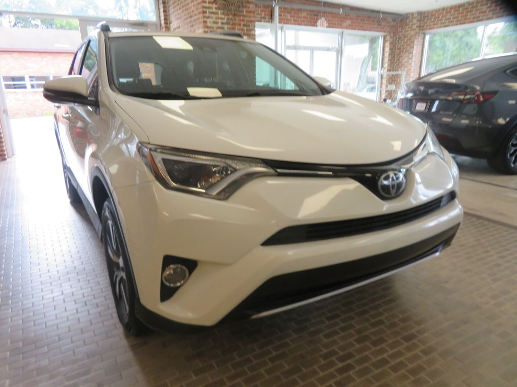 Photo 61 of this TOYOTA RAV4
