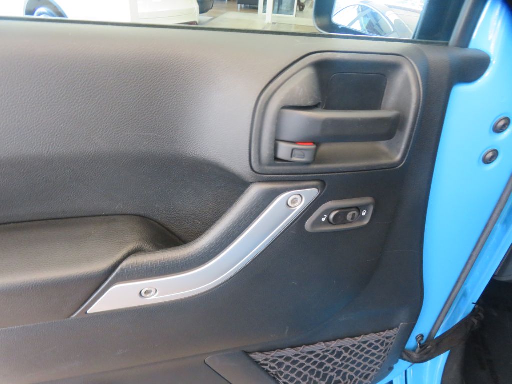 Photo 14 of this JEEP WRANGLER UNLIMI
