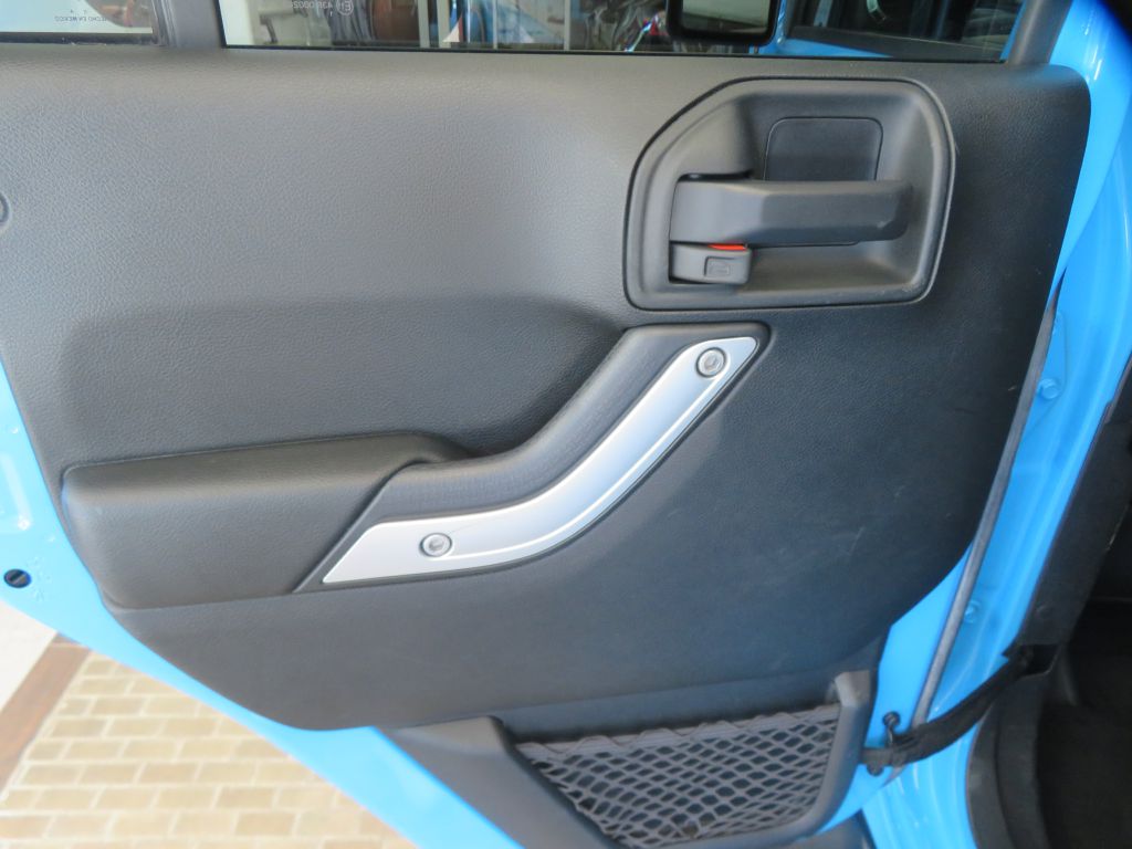 Photo 18 of this JEEP WRANGLER UNLIMI
