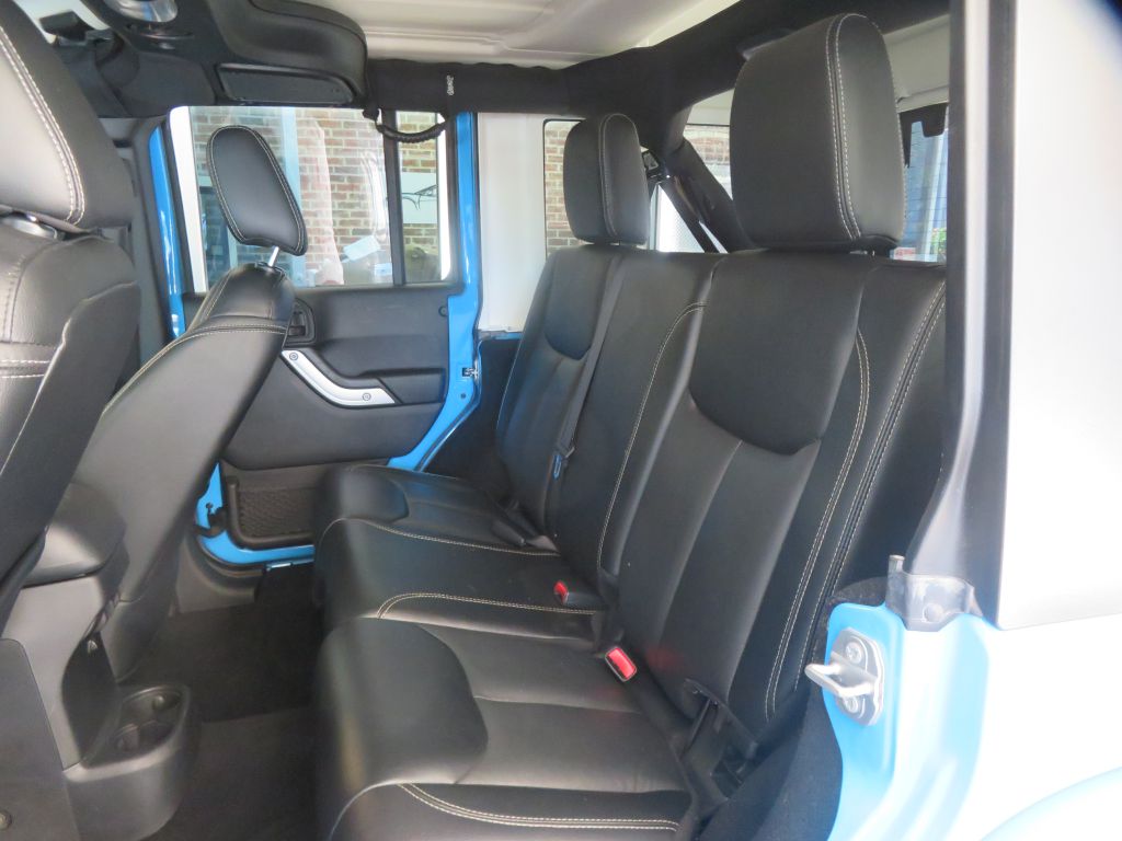 Photo 19 of this JEEP WRANGLER UNLIMI