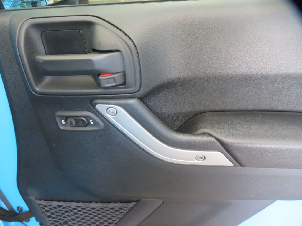 Photo 24 of this JEEP WRANGLER UNLIMI