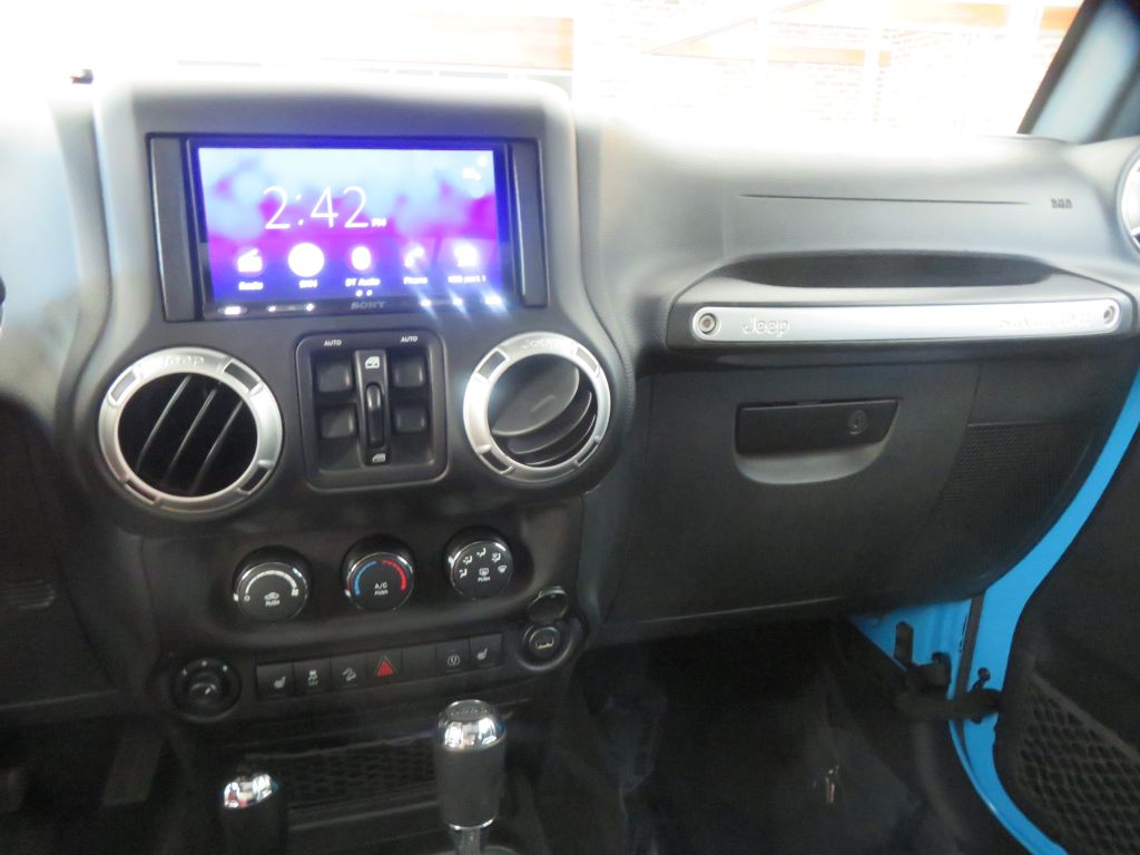 Photo 35 of this JEEP WRANGLER UNLIMI