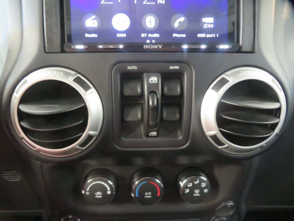 Photo 38 of this JEEP WRANGLER UNLIMI