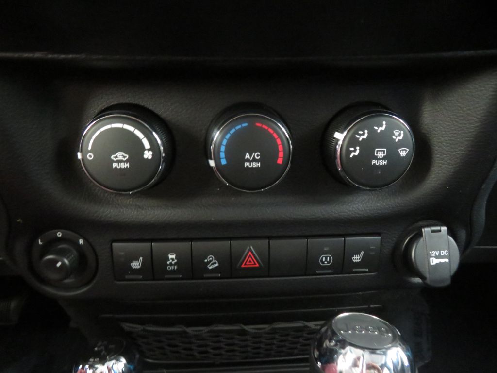 Photo 39 of this JEEP WRANGLER UNLIMI
